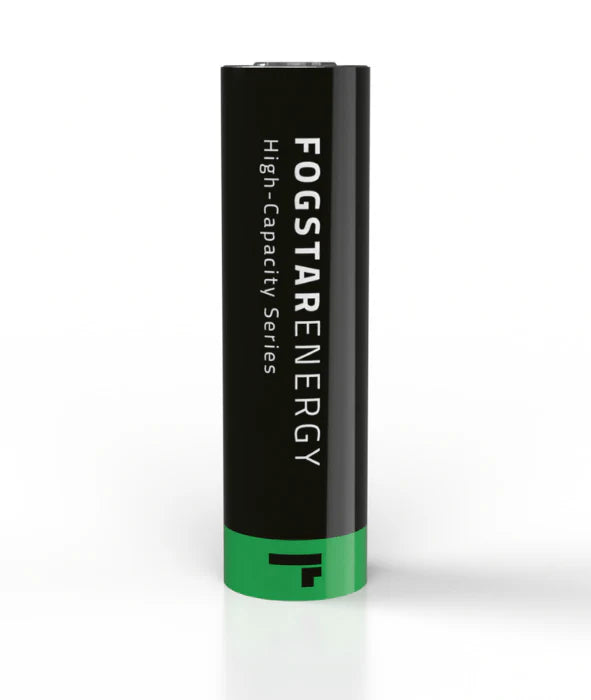 A black Fogstar Energy 4000 21700 battery with a green wrap at the bottom.